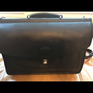 Authentic Coach briefcase in black. Unisex #